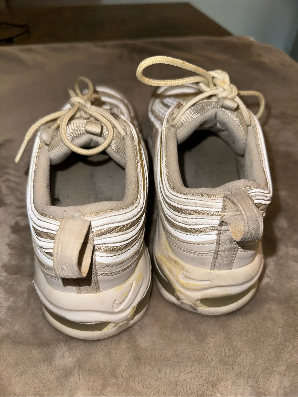 Nike Men's Beige and White Athletic Shoes - Picture 4 of 5
